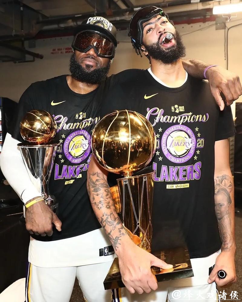 詹姆斯大三双浓眉29+16 湖人大胜送奇才11连败 詹姆斯大三双浓眉29+16 湖人大胜送奇才11连败