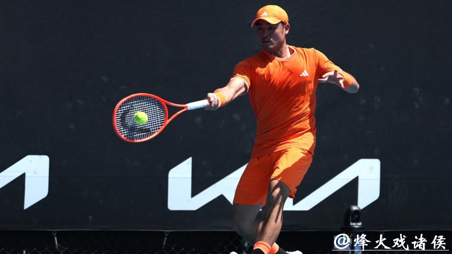 拿下职业生涯澳网正赛首胜!吴易昺四盘激战胜出晋级 拿下职业生涯澳网正赛首胜!吴易昺四盘激战胜出晋级