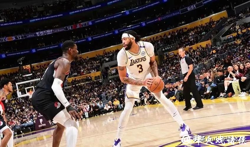 詹姆斯缺阵浓眉30+11 湖人大胜开拓者止3连败 詹姆斯缺阵浓眉30+11 湖人大胜开拓者止3连败